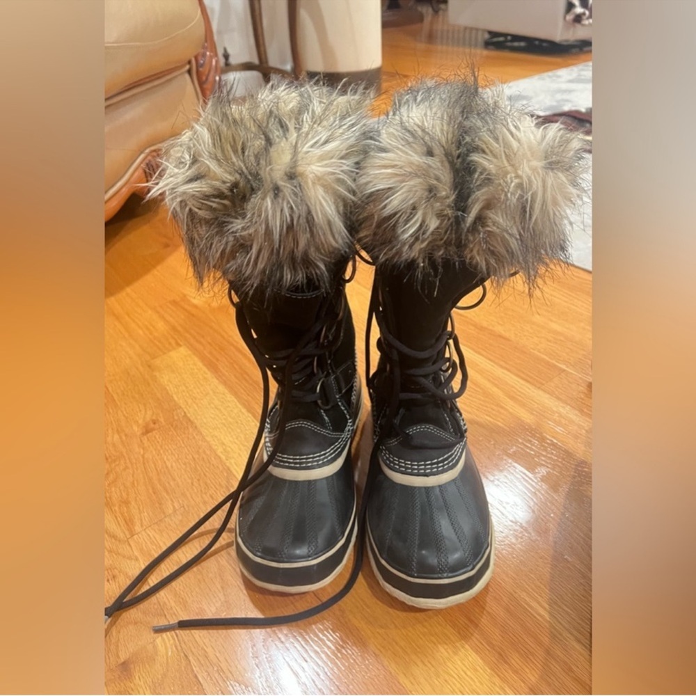 Sorel Joan of Arc Black Winter Boots with Faux Fur size 8